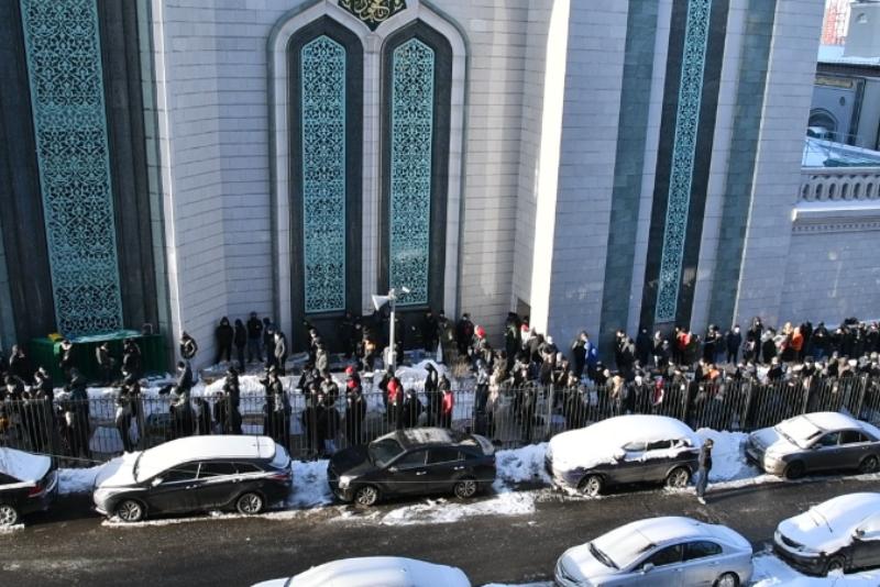 В мечетях России вознесли мольбы о восстановлении мира и порядка в Казахстане