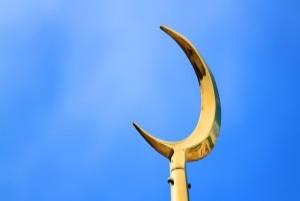 Что означает полумесяц у мусульман на мечети