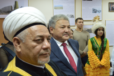 Глава мусульман Тюменской области Зиннат хазрат Садыков посетил выставку «Астана – сердце Евразии»